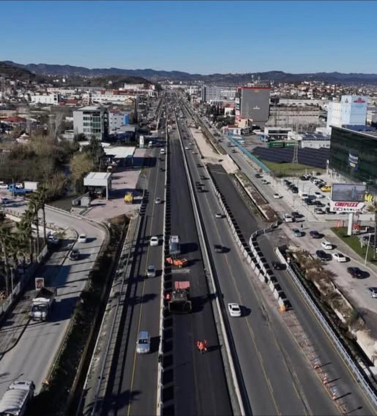 Autostrada Tiranë–Durrës hyn në fazën historike: 86% e 16% është thuajse 100%… e durimit të qytetarëve