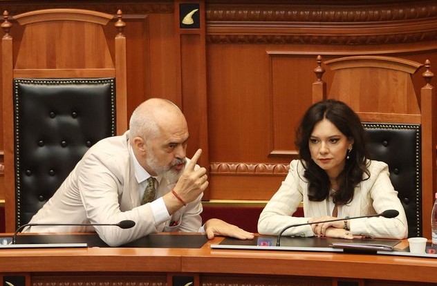 "Mamica" i del kundër "Skënderbeut": “Si e dinte Berisha që do shkarkohesha para meje?”